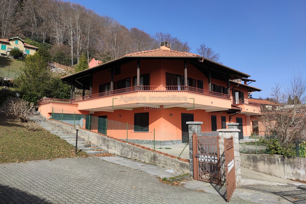 parking 2-room apartment for sale in Gignese terrace and parking real estate Ellebi