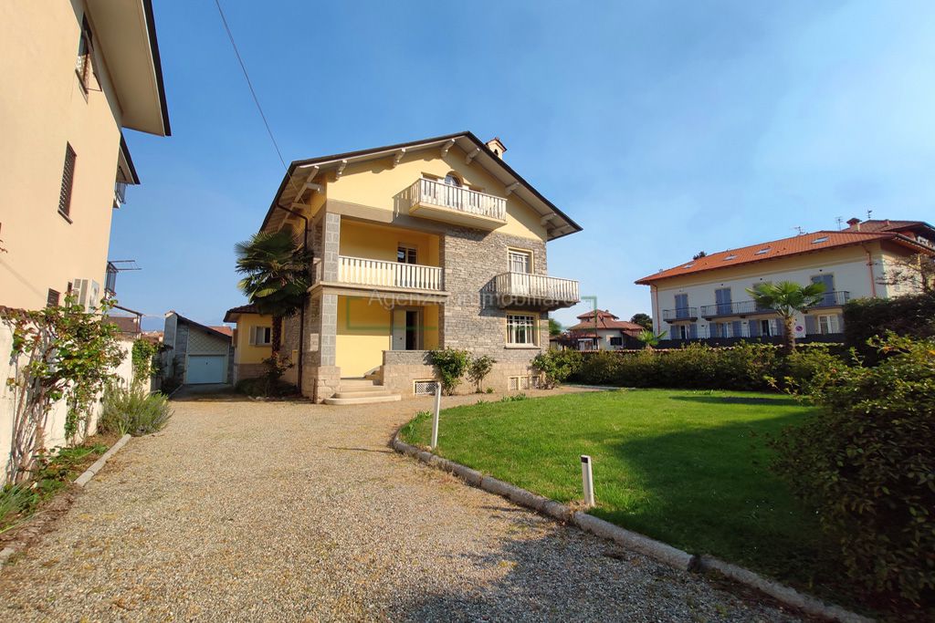 luxury villa for sale in Stresa real estate ellebi