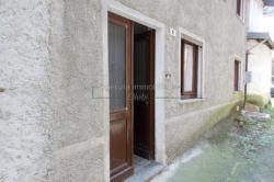 ingresso casetta centro brovello carpugnino vendita economico Agenzia Immobiliare ellebi