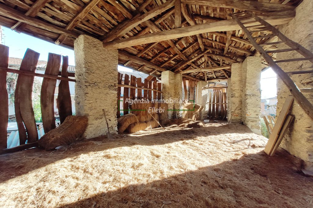 Carpugnino rustico in vendita con terreno e cortile agenzia immobiliare ellebi