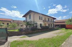 casa di due appartamenti con garage in vezzo di Gignese vendita agenzia immobiliare ellebi